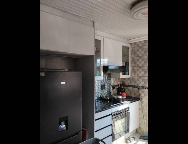 3 BEDROOM HOUSE FOR SALE IN LEONDALE
